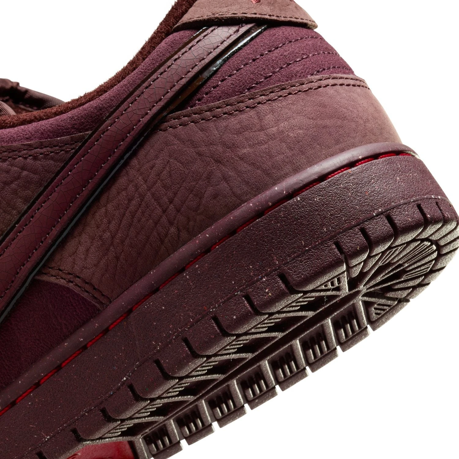 Nike SB Dunk Low Pro City Of Love Burgundy Crush 7 Nike SB Dunk Low Pro City Of Love Burgundy Crush – Bild 7