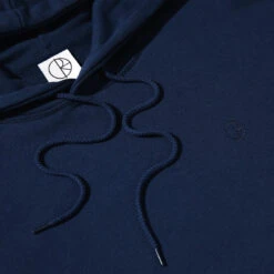 Polar Skate Co. Frank Hoodie Dark Blue 6 Polar Skate Co. Frank Hoodie Dark Blue -StreetStyle Aktionshaus polar skate co sp24 frank hoodie dark blue 3